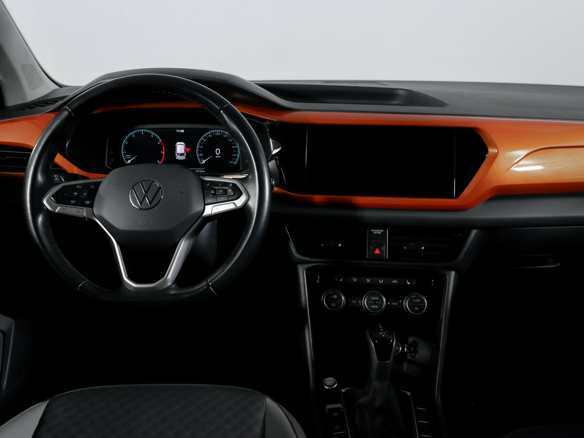 Купить Volkswagen Taos с пробегом. Фото: #9