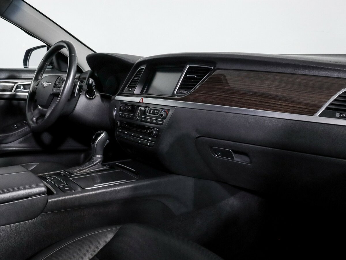 Купить Hyundai Genesis с пробегом. Фото: #6