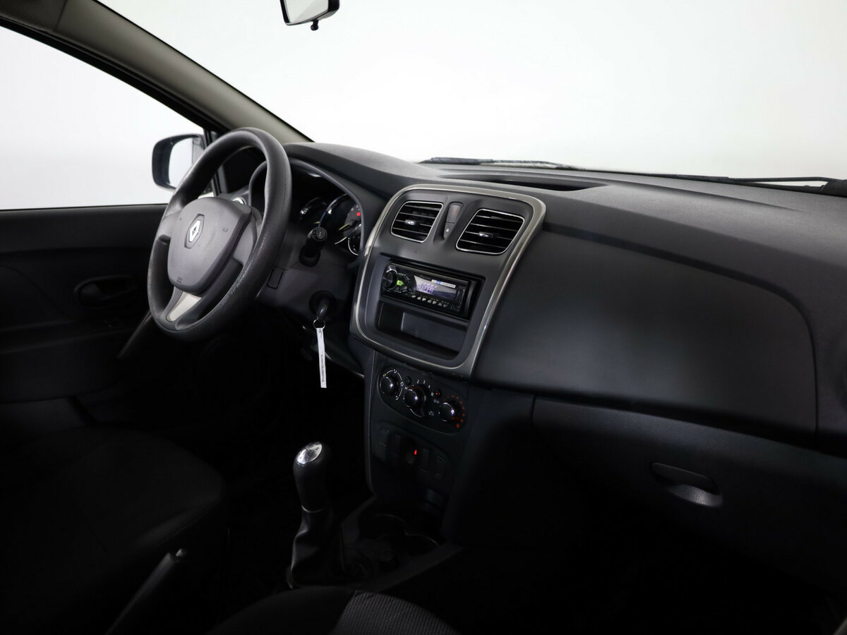 Купить Renault Logan с пробегом. Фото: #10