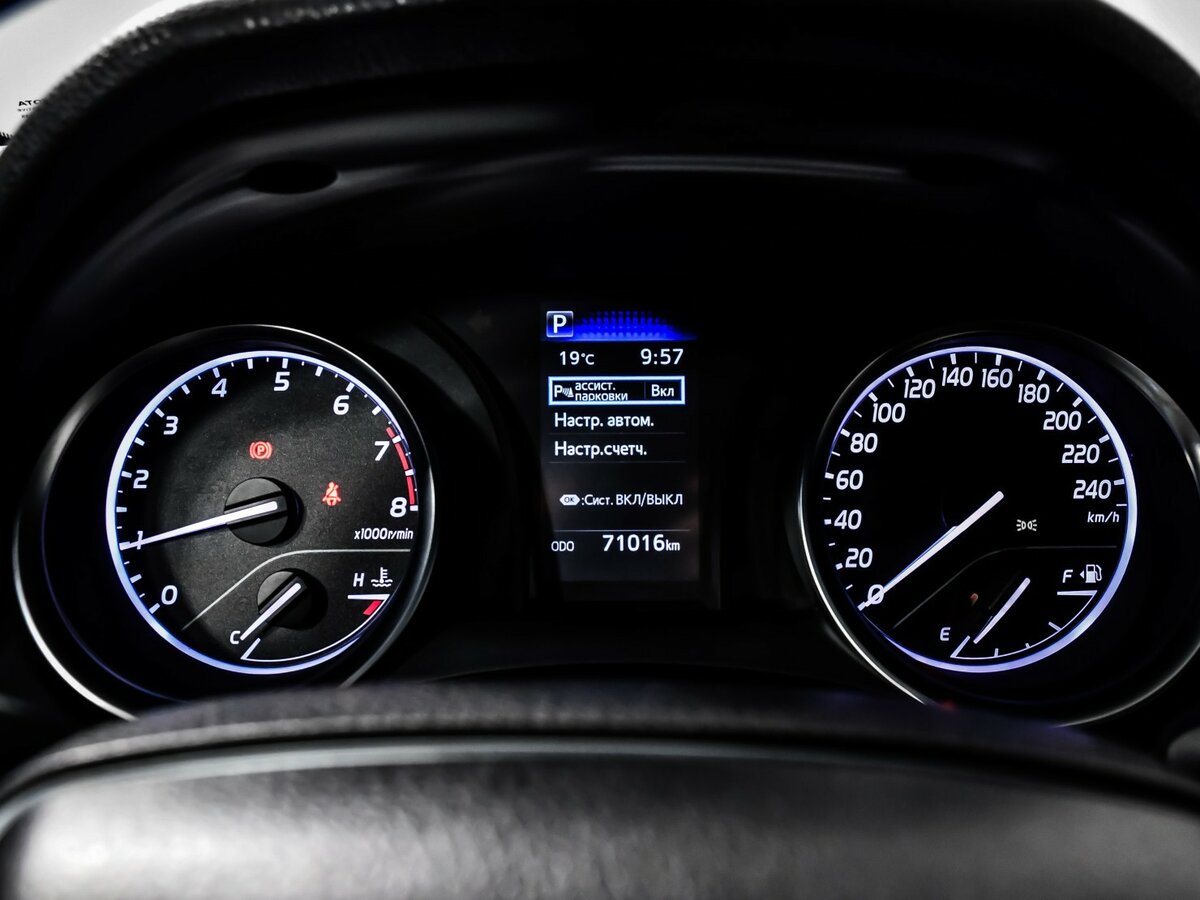 Купить Toyota Camry с пробегом. Фото: #8