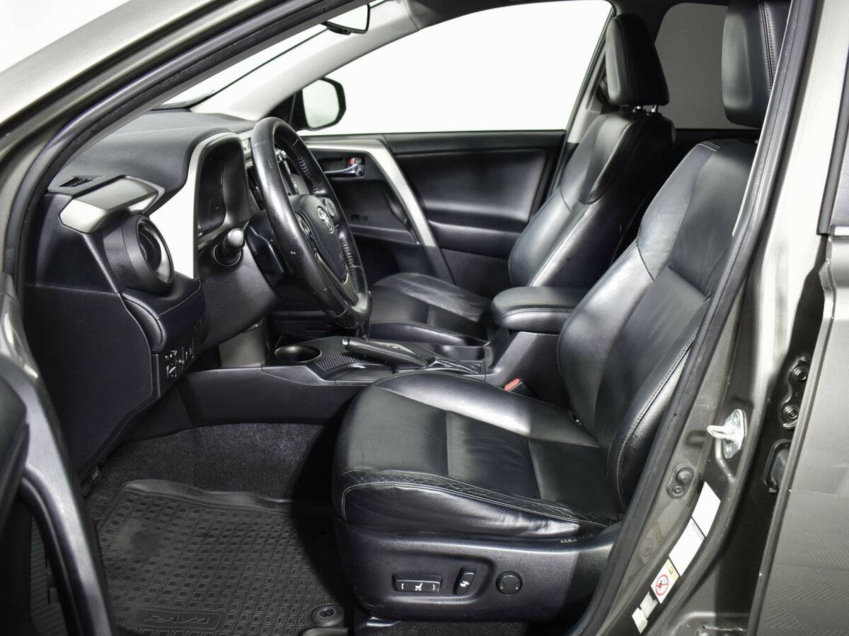 Купить Toyota RAV4 с пробегом. Фото: #9