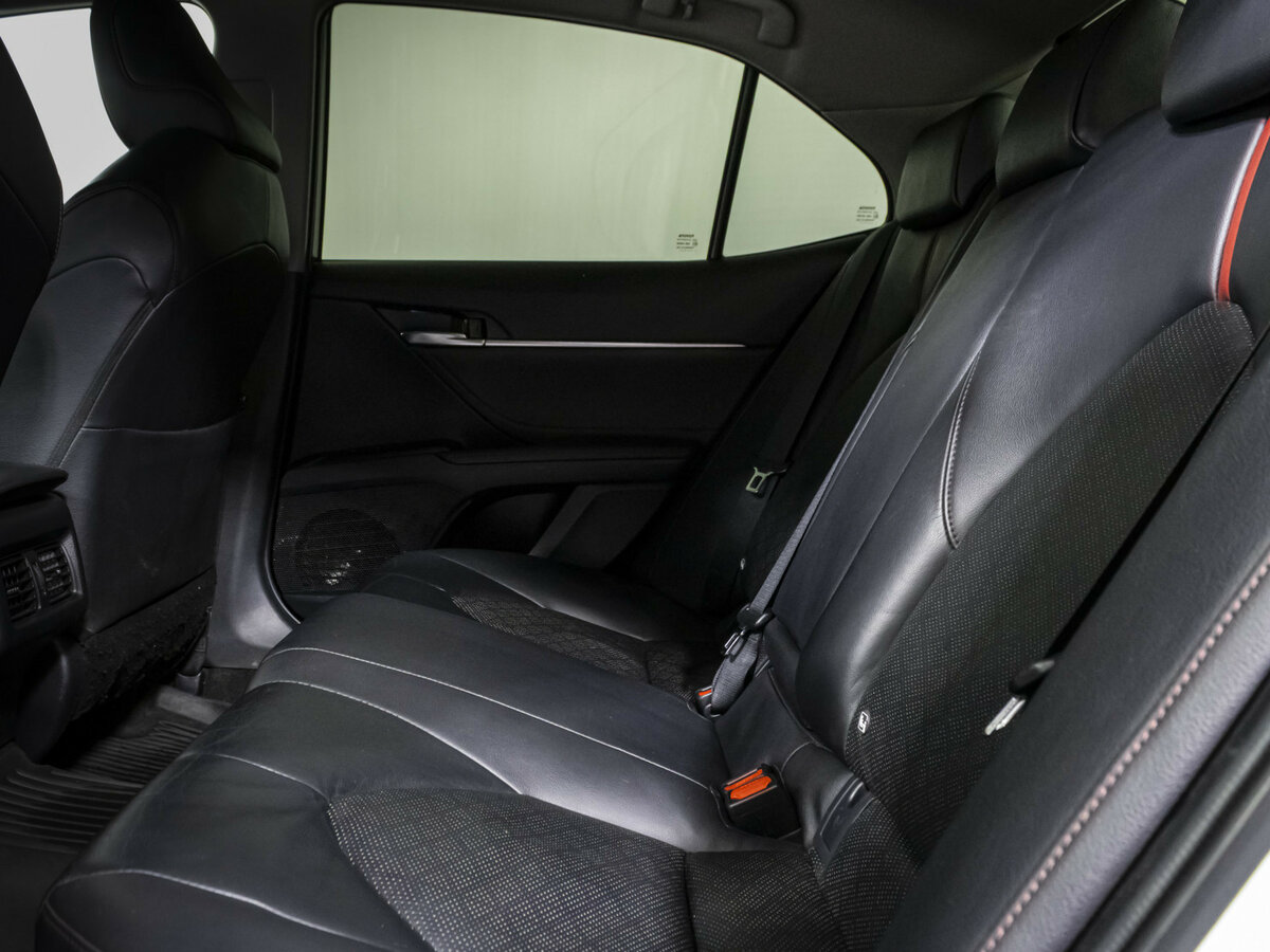 Купить Toyota Camry с пробегом. Фото: #7