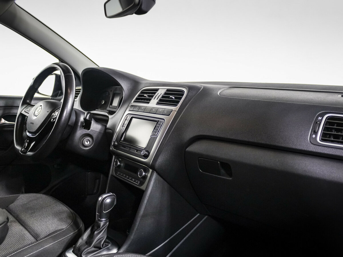 Купить Volkswagen Polo с пробегом. Фото: #8