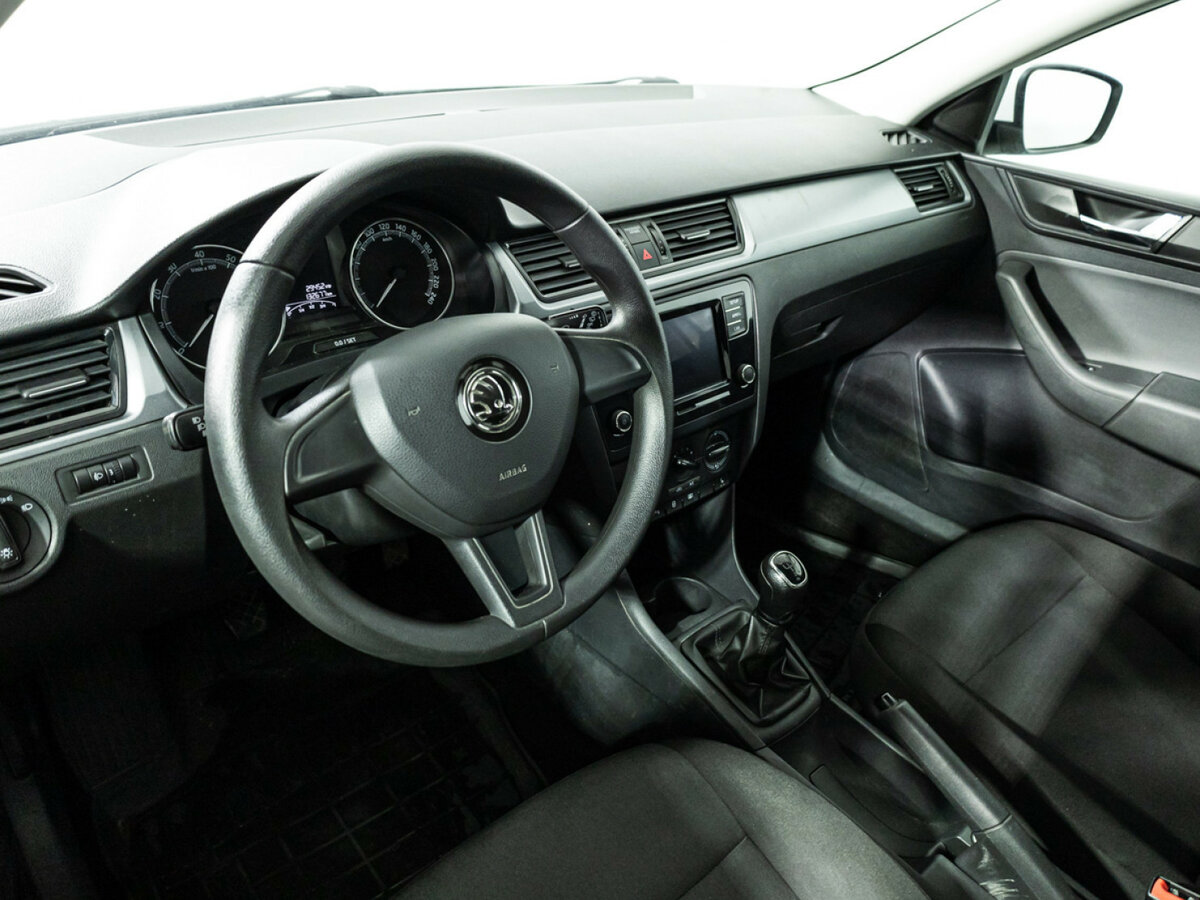 Купить Skoda Rapid с пробегом. Фото: #10