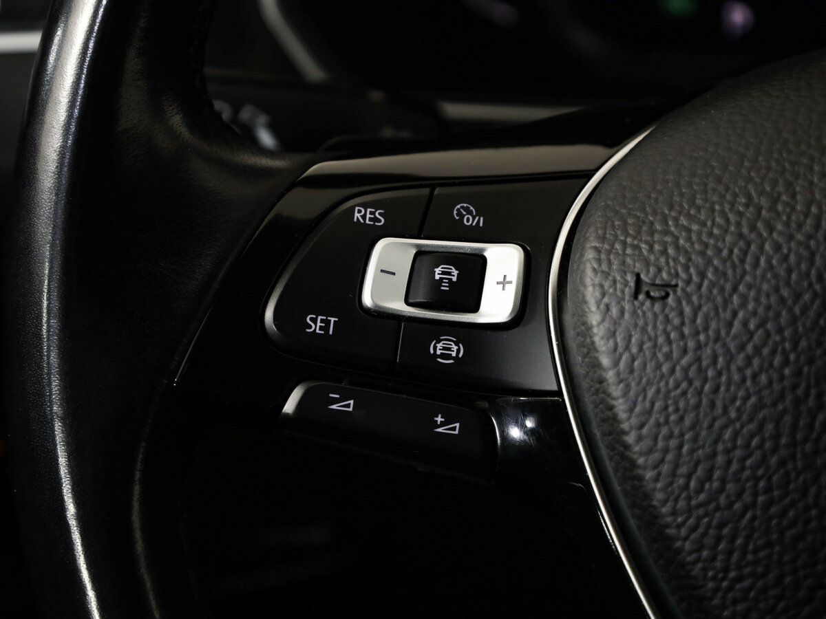 Купить Volkswagen Tiguan с пробегом. Фото: #13