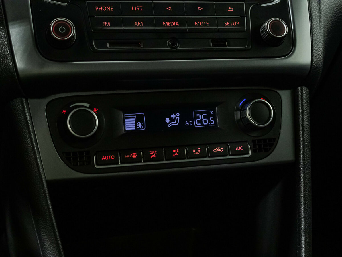 Купить Volkswagen Polo с пробегом. Фото: #13