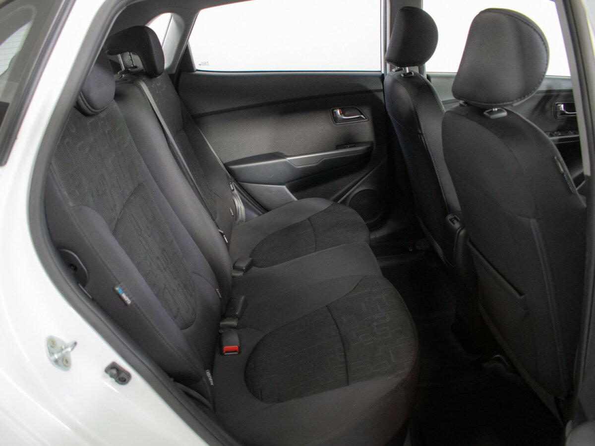 Купить Kia Rio с пробегом. Фото: #9